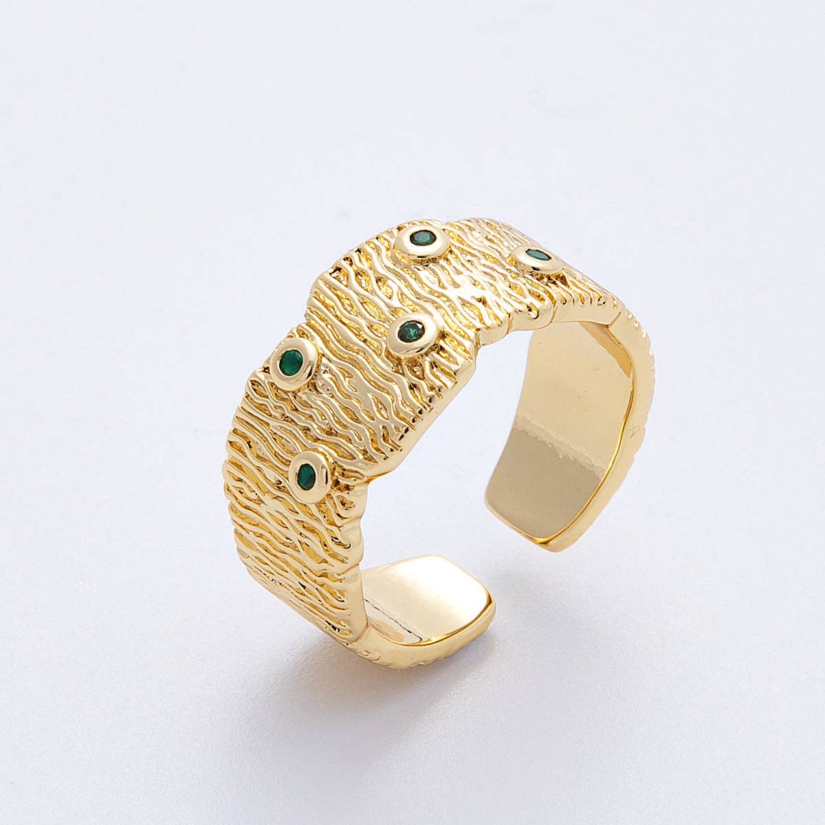 Green CZ Dotted Textured Ribbed Wide Band Ring