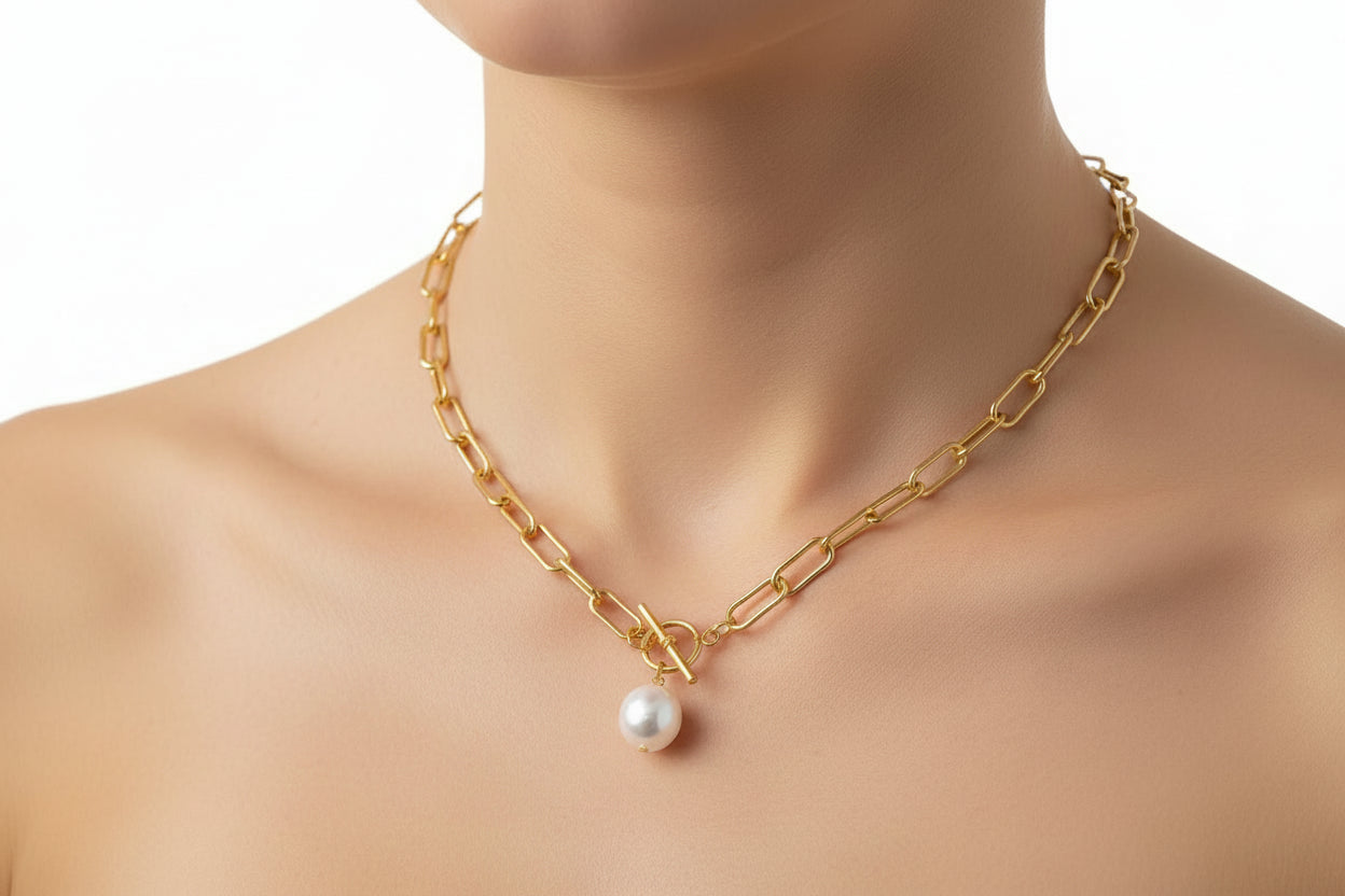 Paper Clip Toggle Pearl Necklace