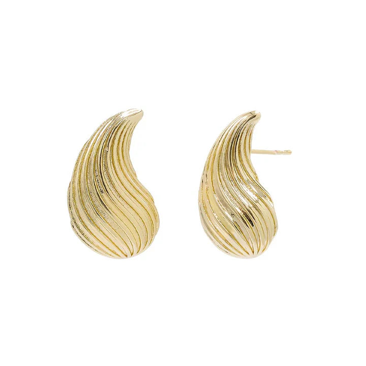 Shell Stud Earring