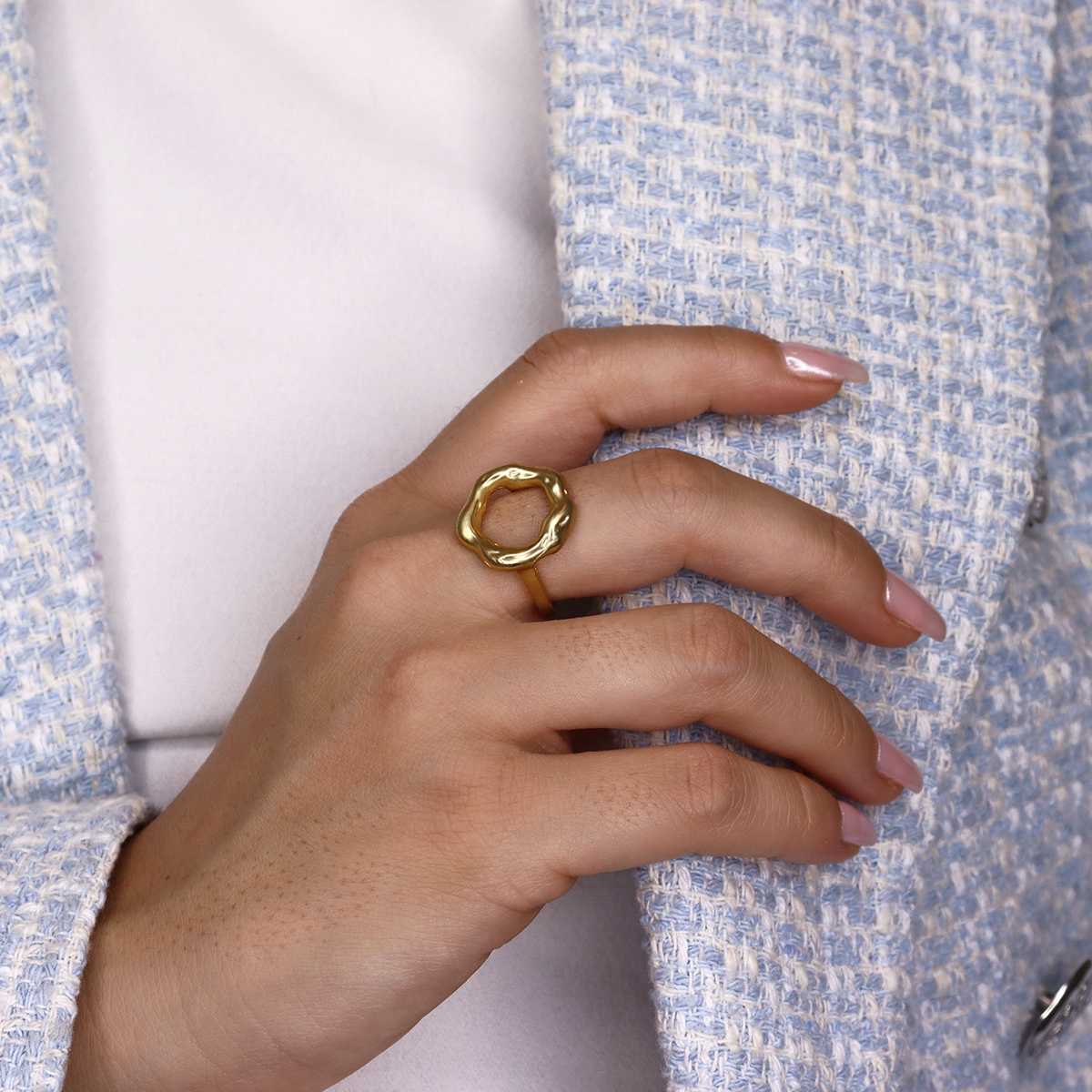 Chic Organic Circle Ring