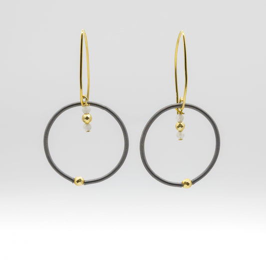 948 MOONSTONE-E wire loop earring with moonstone drop